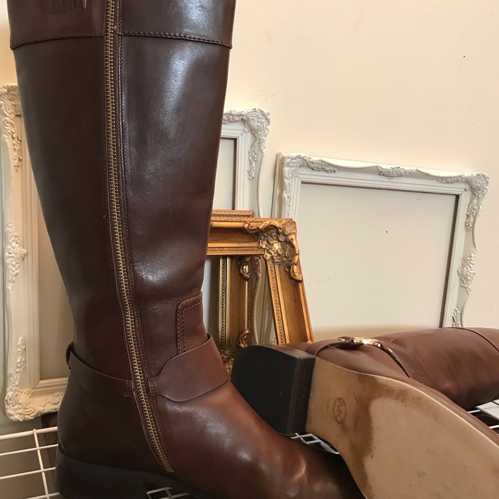 boots 👢 - Picture 4 of 4